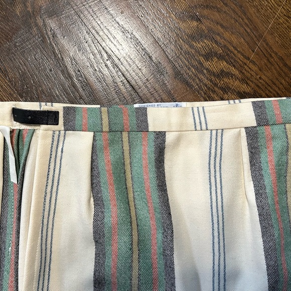 100% Wool Made in Scotland Pleated Plaid Skirt - Picture 8 of 8